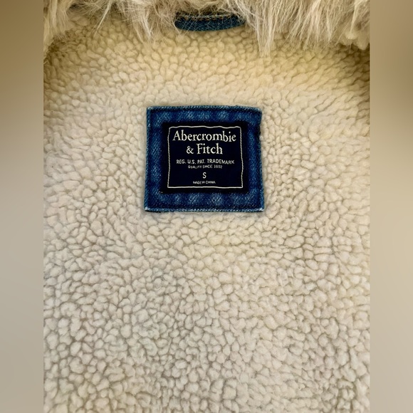 Abercrombie and Fitch. Women/girl Denim jacket - Picture 6 of 6